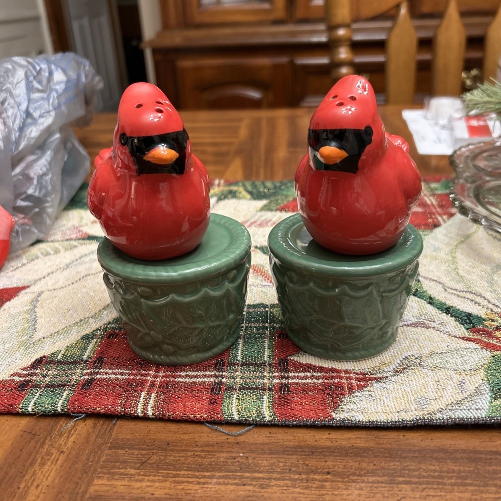 Temptation Red Bird‎ Salt & Pepper Shakers